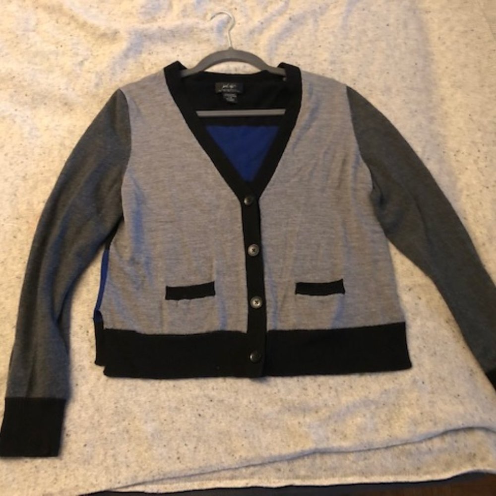 Lord And Taylor 100% Extra Fine Merino Wool Women’s Cardigan  L/G
